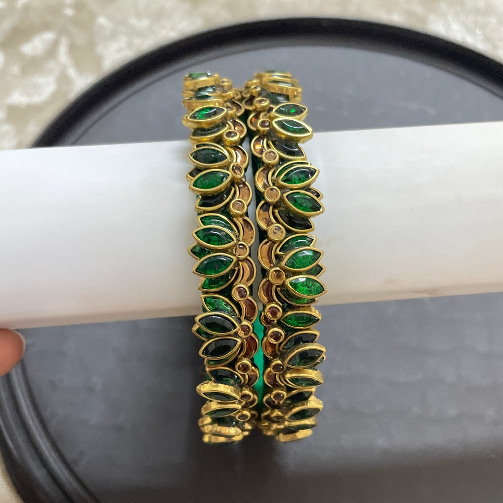 Lotus Border bangles
