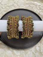 Border bangles